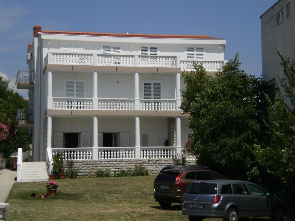 Apartment And Rooms Villa Kolonada 沃迪切 外观 照片