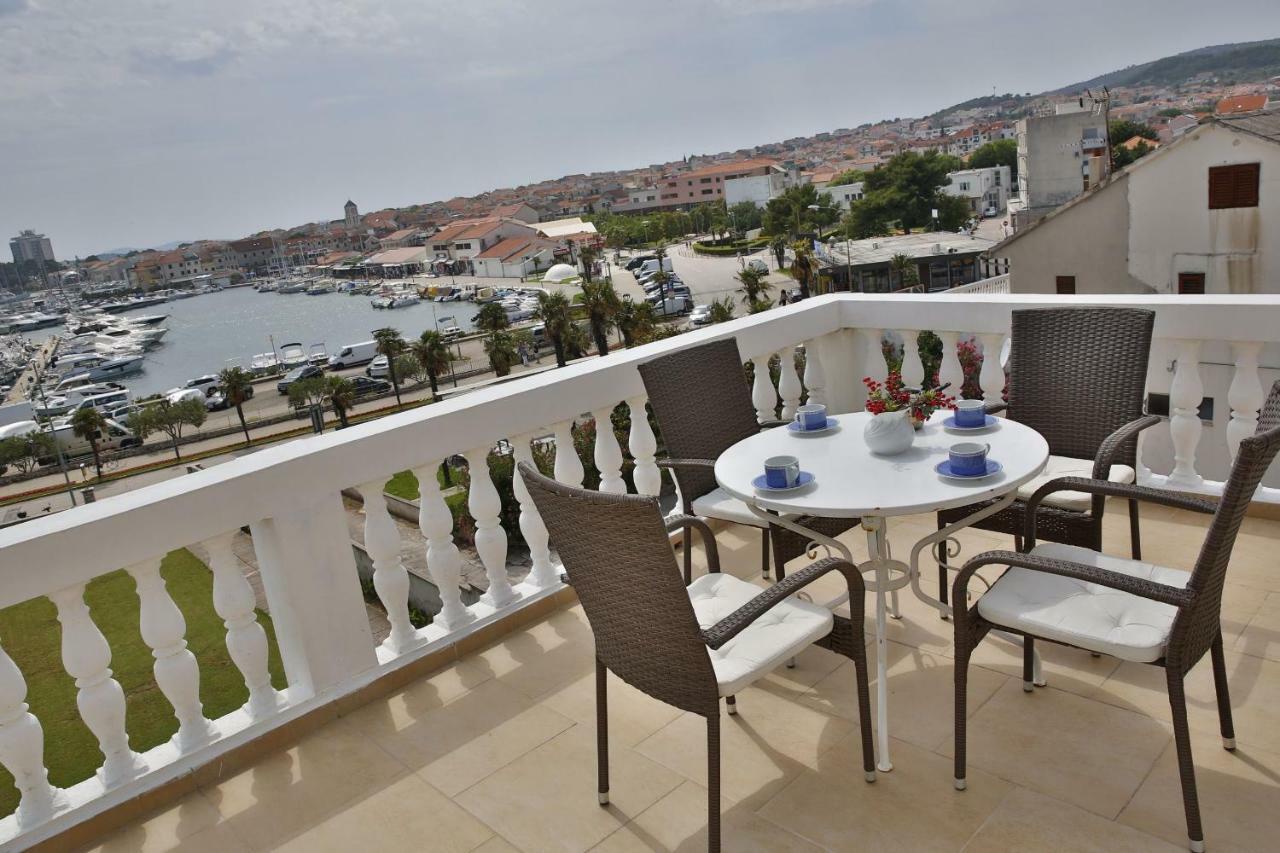 Apartment And Rooms Villa Kolonada 沃迪切 外观 照片