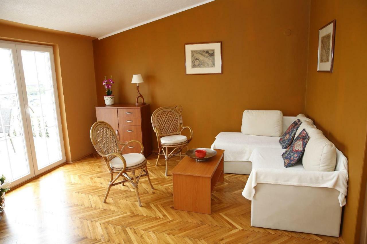 Apartment And Rooms Villa Kolonada 沃迪切 外观 照片