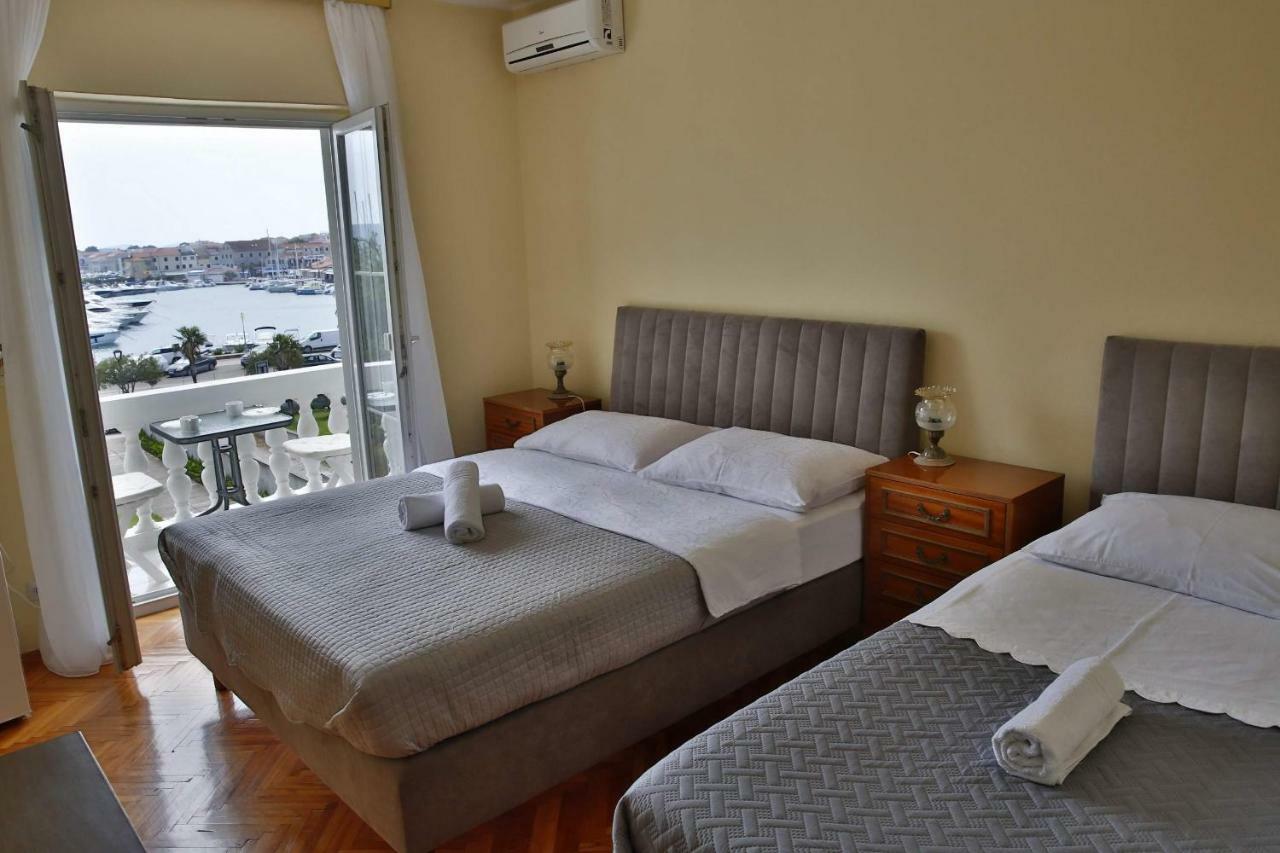 Apartment And Rooms Villa Kolonada 沃迪切 外观 照片