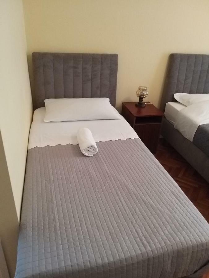 Apartment And Rooms Villa Kolonada 沃迪切 外观 照片