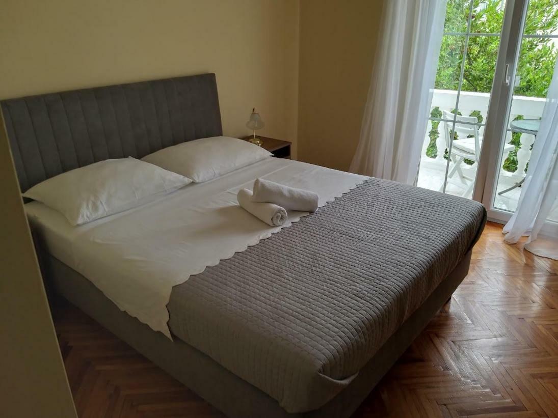Apartment And Rooms Villa Kolonada 沃迪切 外观 照片